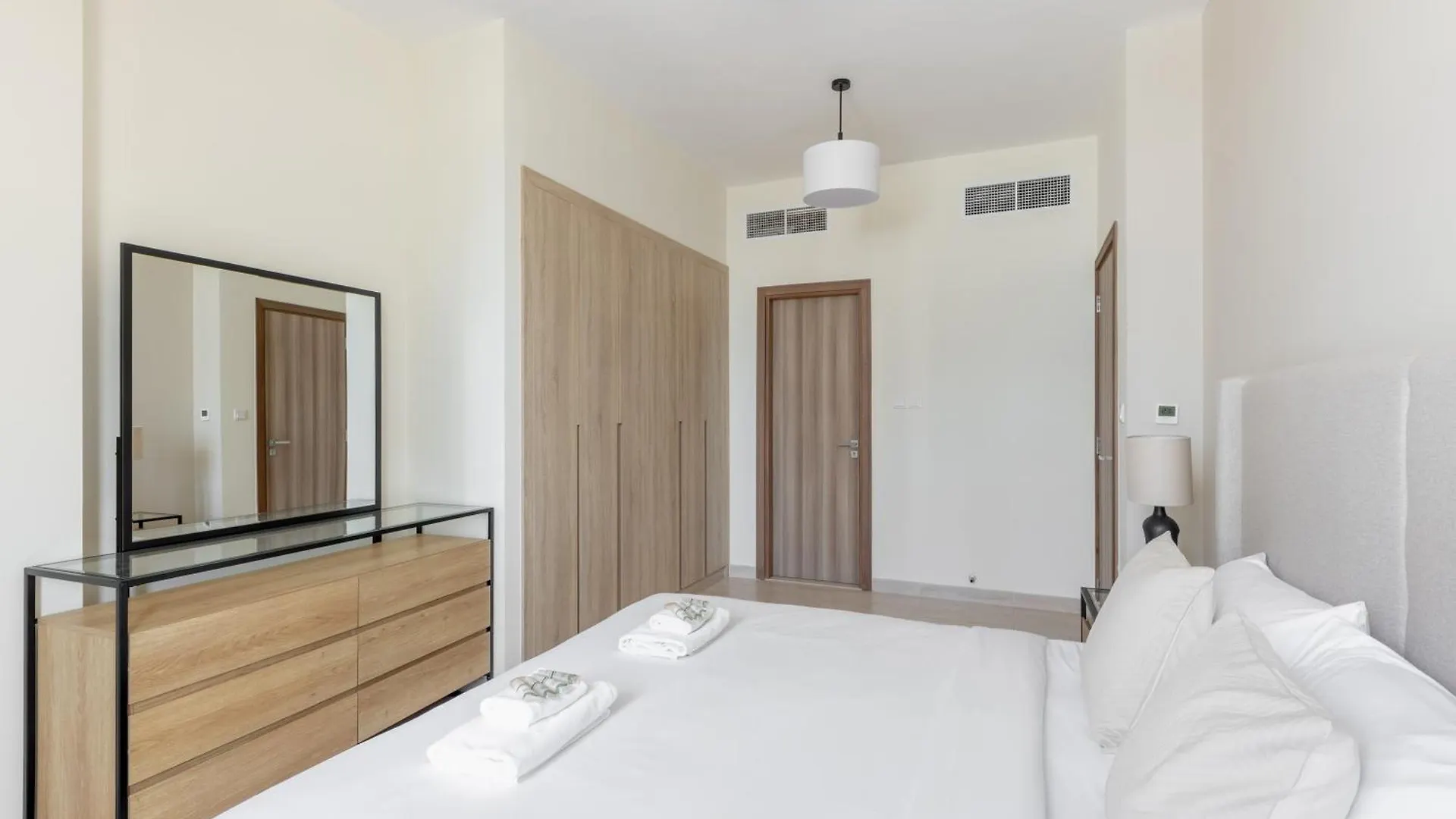 Brand New, Partial Canal View, Business Bay Dubaj